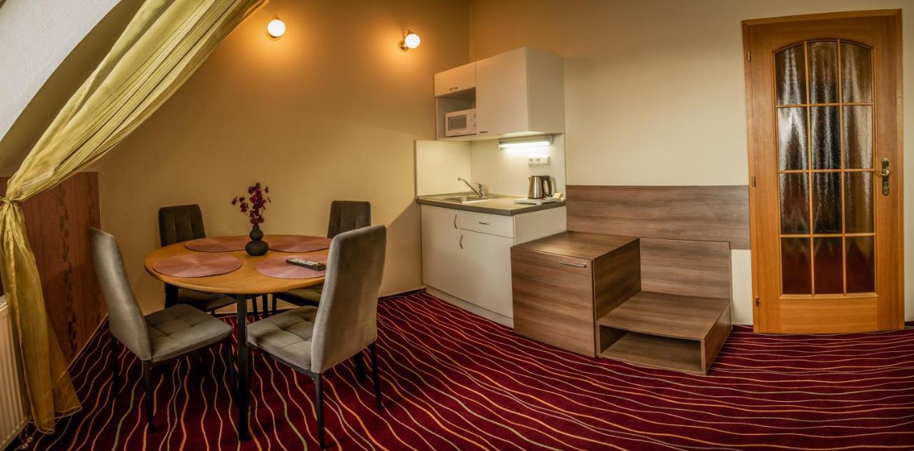 Hotel Brixen Havlíčkŭv Brod Esterno foto